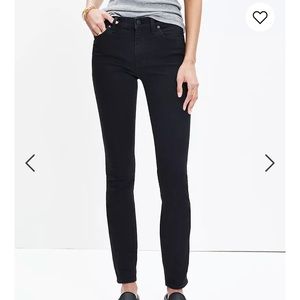 SOLD OUT 9" High-Rise Skinny Jeans in Black Frost